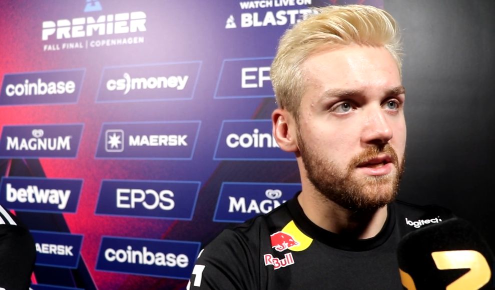 提高嗓门 提高嗓门