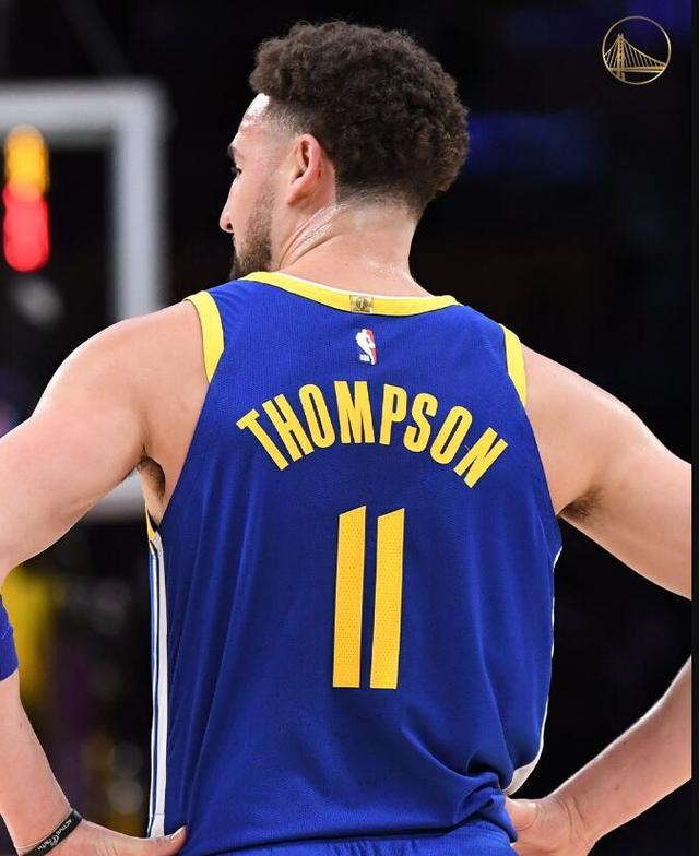 级高于装饰 级高于装饰